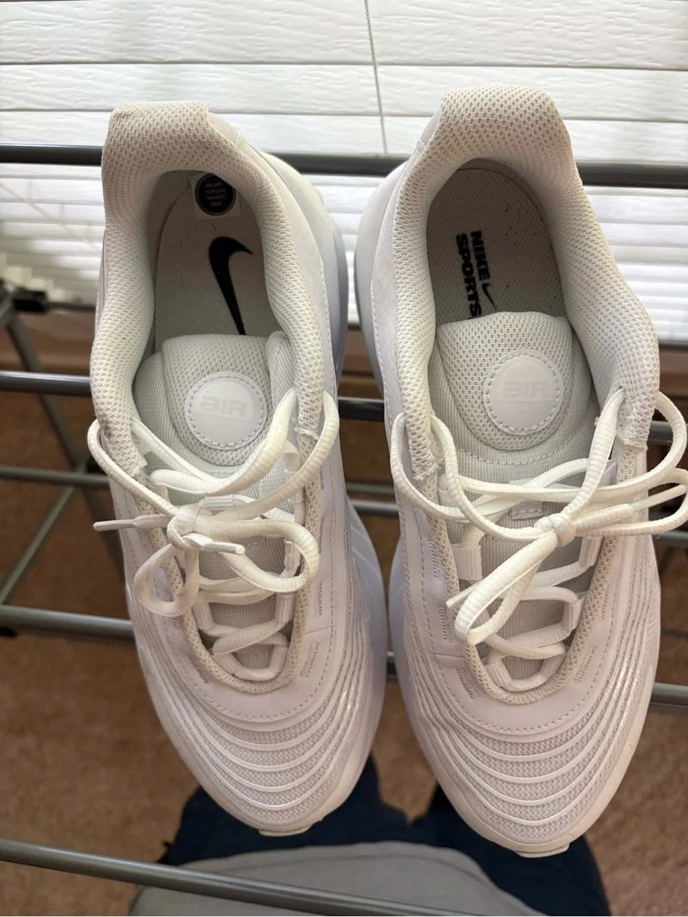 Nike Air Max - White size 8